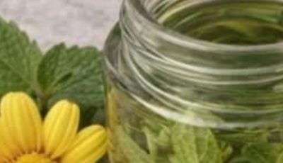 A Simple Natural Method That Could Help Restore Your Nails