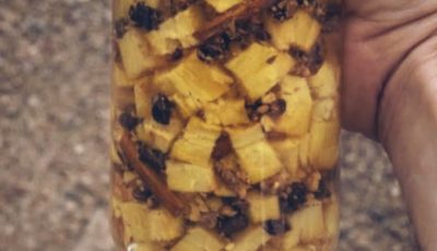 Have You Tried Boiling Pineapple Peels with Cloves for a Simple Daily Drink?